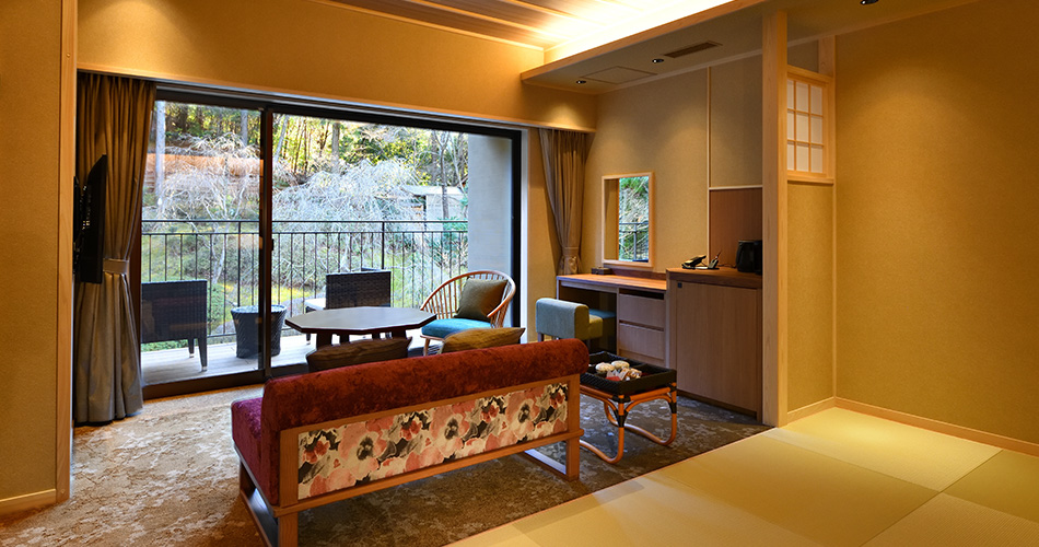 Spacious Japanese Western style room with open air bath