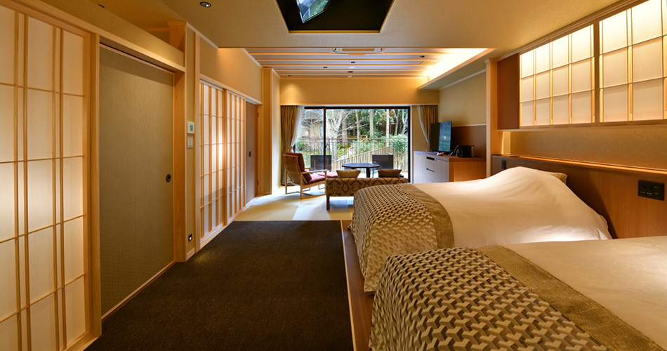 Spacious Japanese style room with open air bath