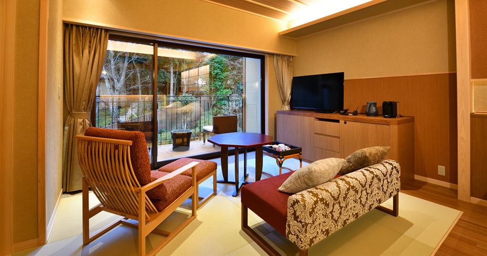 Spacious Japanese style room with open air bath