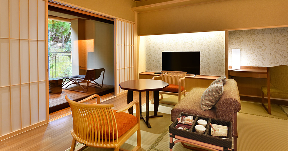 Semi suite with open air bath
